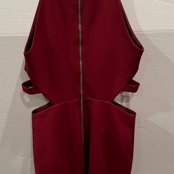 Love & Love Maroon Dark Red Mini Dress Size Medium Cut Out Side - Picture 4 of 5